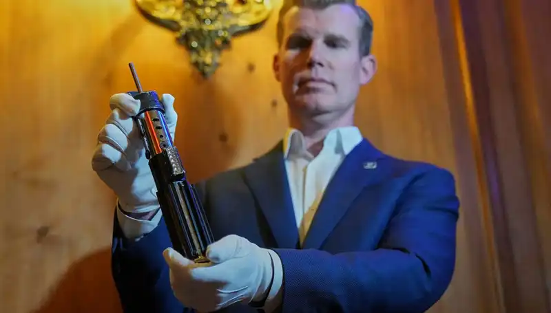 Darth Vader'ın Işın Kılıcı Eşsiz Bir Fiyata Satıldı: 3.65 Milyon Dolar!