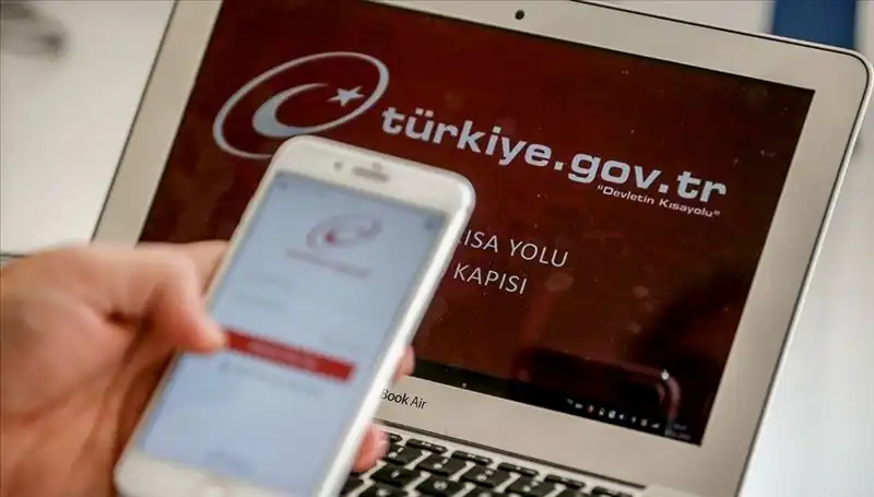 Bakan Kacır'dan E-Devlet Açıklaması: 8 Binden Fazla Hizmet Artık Online!