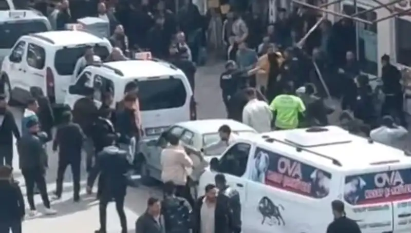 Erciş’te Taşlı Sopalı Kavga: 7 Gözaltı ile Gergin Anlar