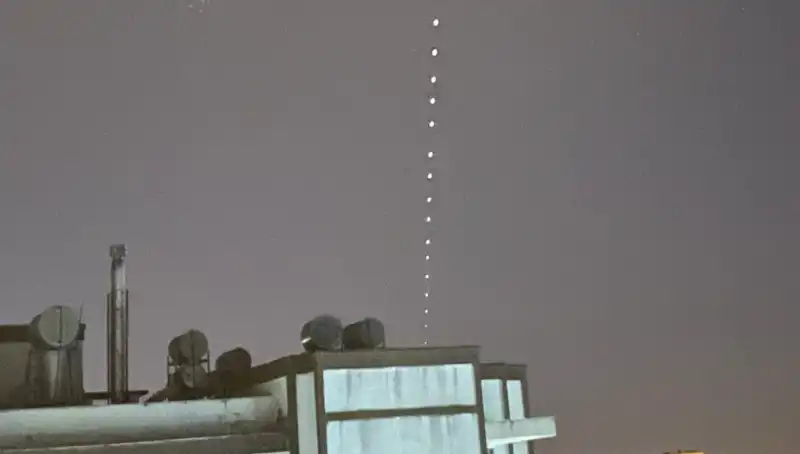 Adana Gökyüzünde Starlink Işıkları: Uzaydan Geçen Olaylı Gece