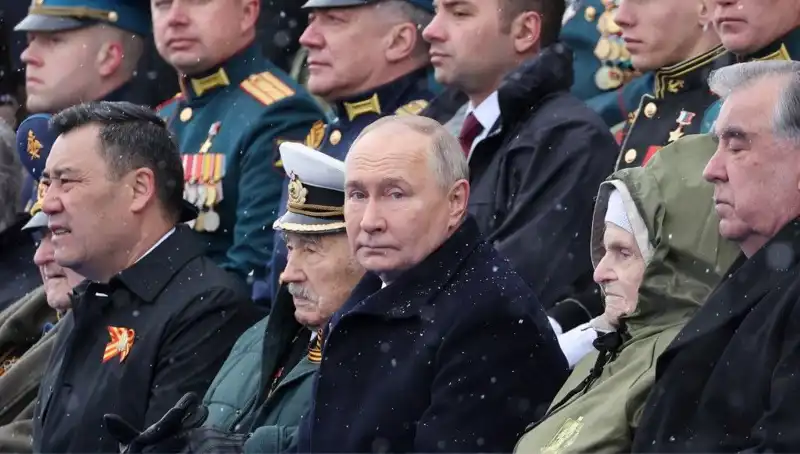 Rus Ordusu Genişliyor: Putin’den Tarihi Askeri Sefer Çağrısı