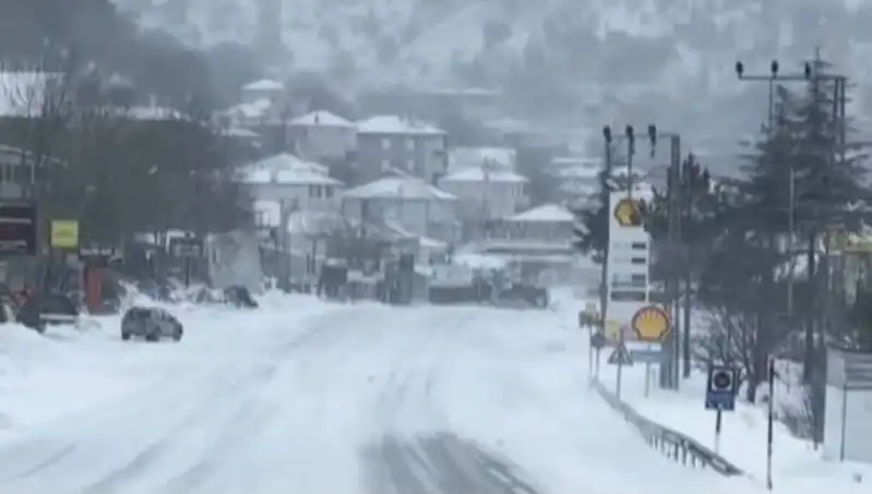 Sertavul Geçidi’nde Kar, Tipi ve Sis Nedeniyle Ulaşım Kapandı!