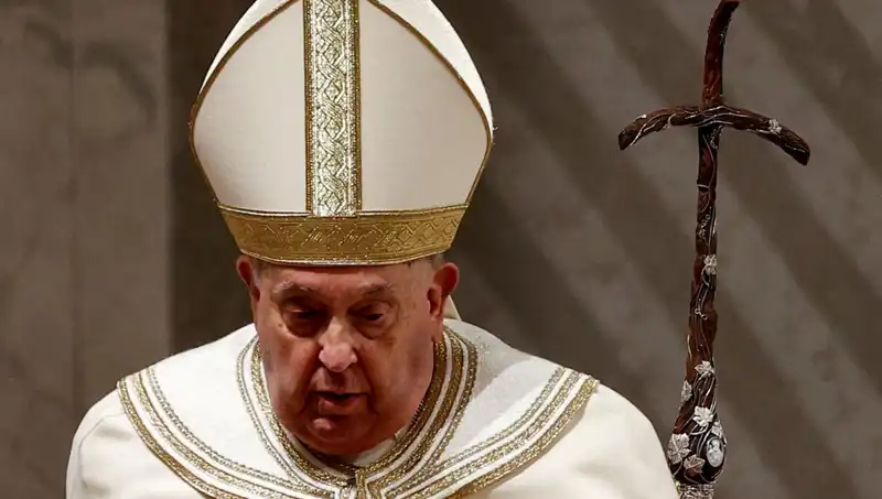 Vatikan'da Gözler Papa Francis'in Üzerinde: Hastane Süreci Devam Ediyor