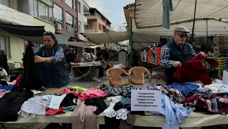 Pazarda Kurulan "İyilik Tezgahı": Ücretsiz Yardım İhtiyaç Sahiplerinin Umudu Oldu